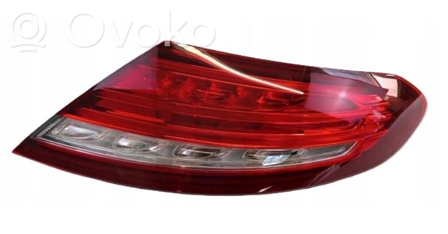 Mercedes-Benz C W205 Lampă spate în caroserie 