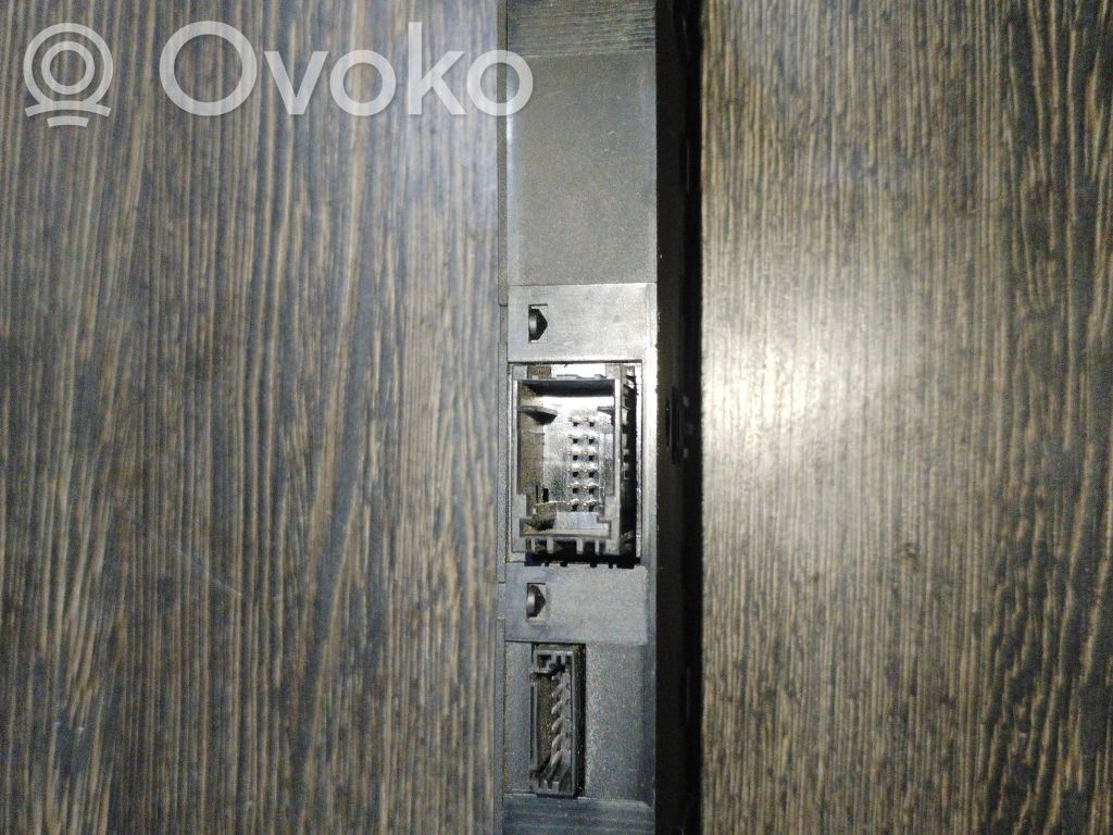 Включатель обогрева   9134027,836492,13580862
