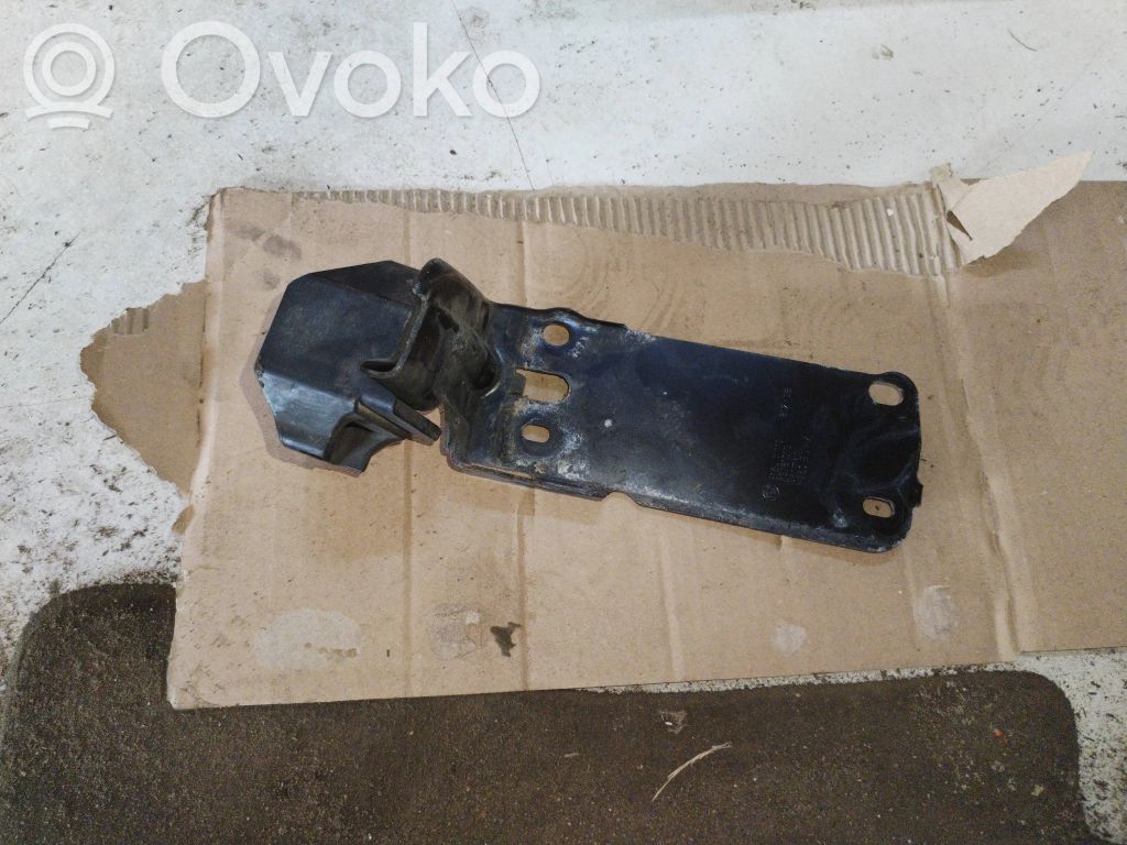 Radiator mount bracket   51647117,23781010,H260BD4Z