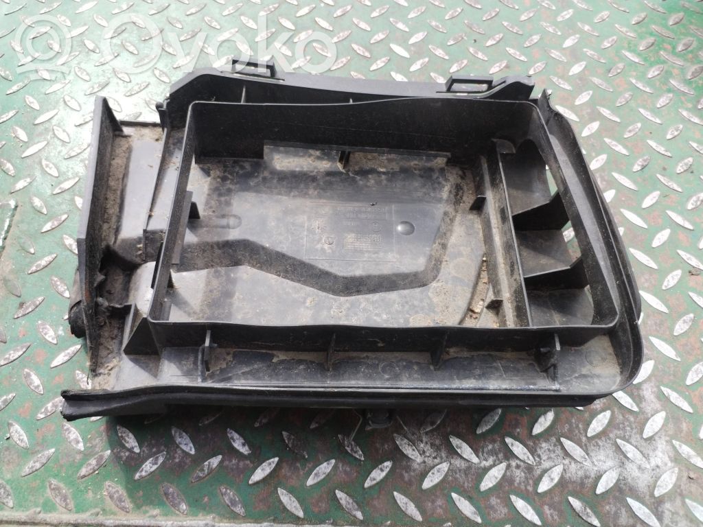 Air filter box   643183647759