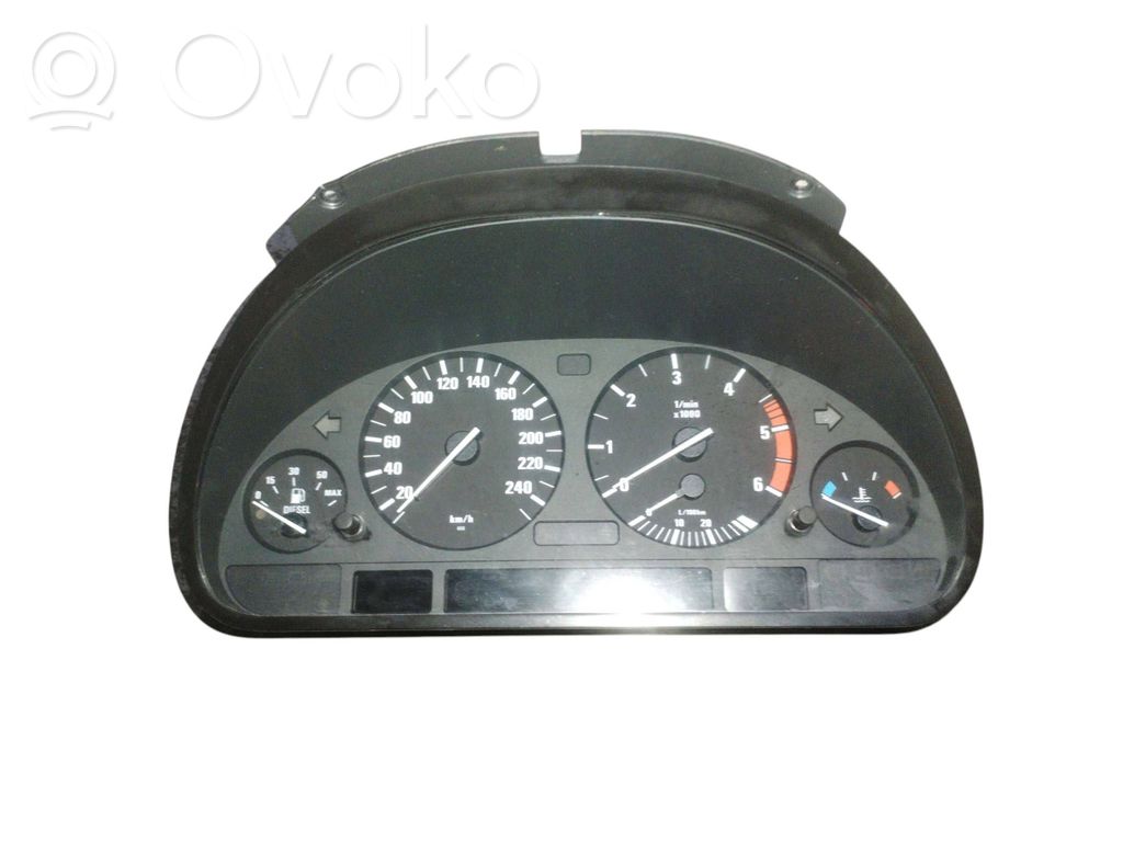 Geschwindigkeitsmesser Cockpit   6923056