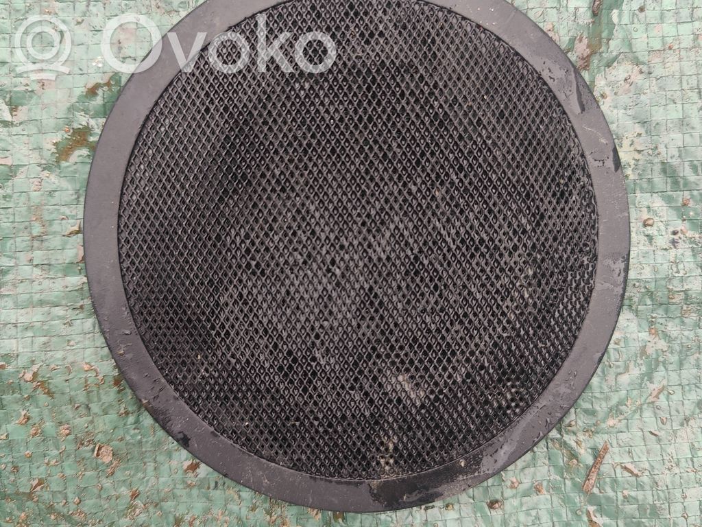 BMW 1 E81 E87 Subwoofera reste/apdare 