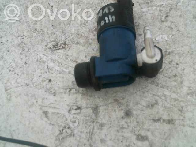 Renault Clio III Pompe de lave-glace de pare-brise 