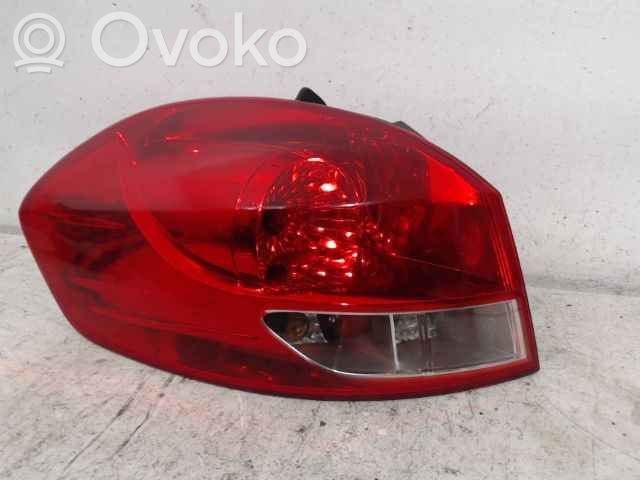 Renault Clio III Задний фонарь в кузове 
