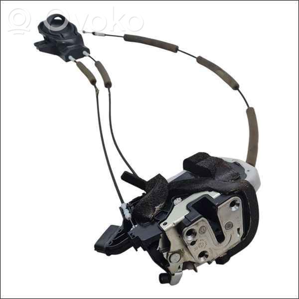 Nissan Juke I F15 Front door lock 