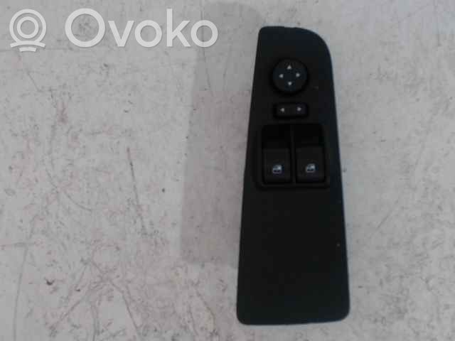 Fiat Grande Punto Przyciski szyb 