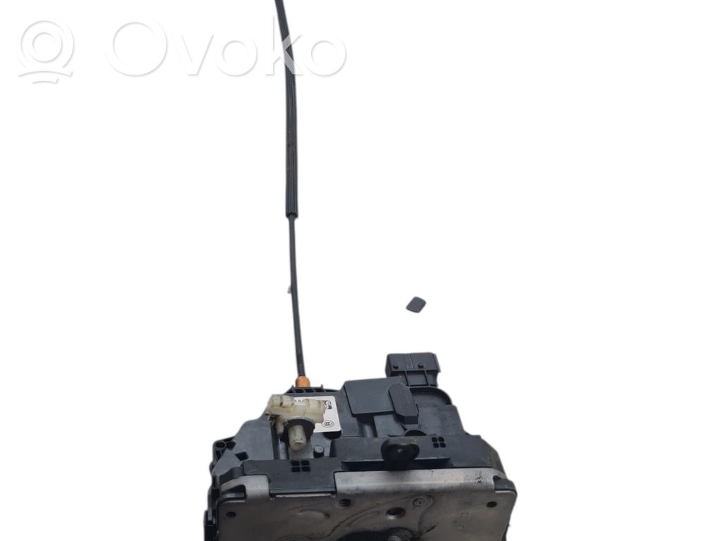 Opel Corsa E Zamek drzwi przednich 