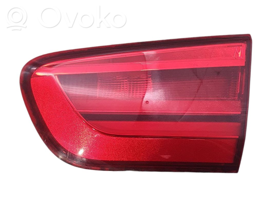 BMW 1 F52 Lampy tylnej klapy bagażnika 