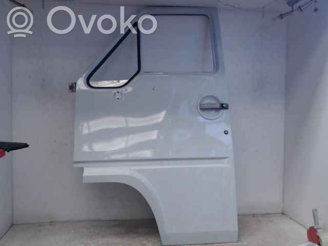 Renault Master I Drzwi przednie 