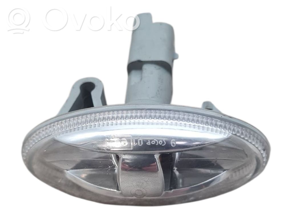 Peugeot 108 Front fender indicator light 