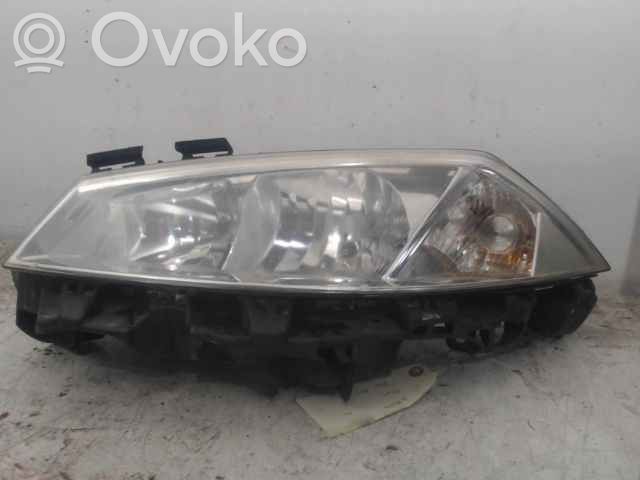Renault Megane I Lampa przednia 