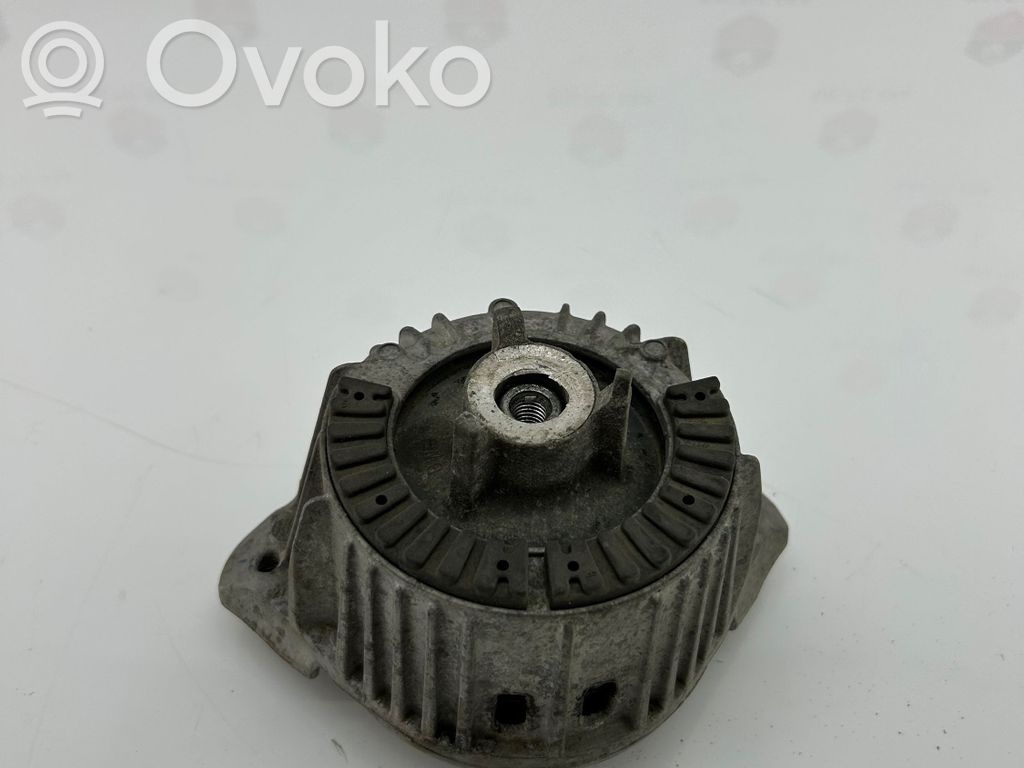 Mercedes-Benz E W212 Engine mount bracket 