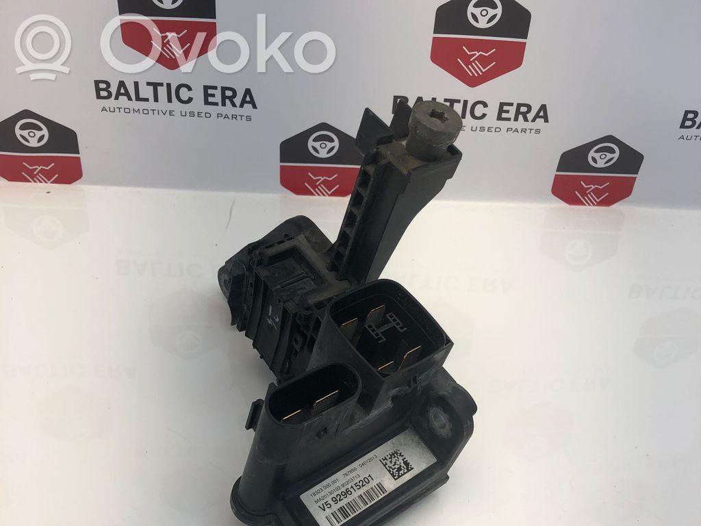 BMW 3 F30 F35 F31 Przekaźnik sterujący prądem 