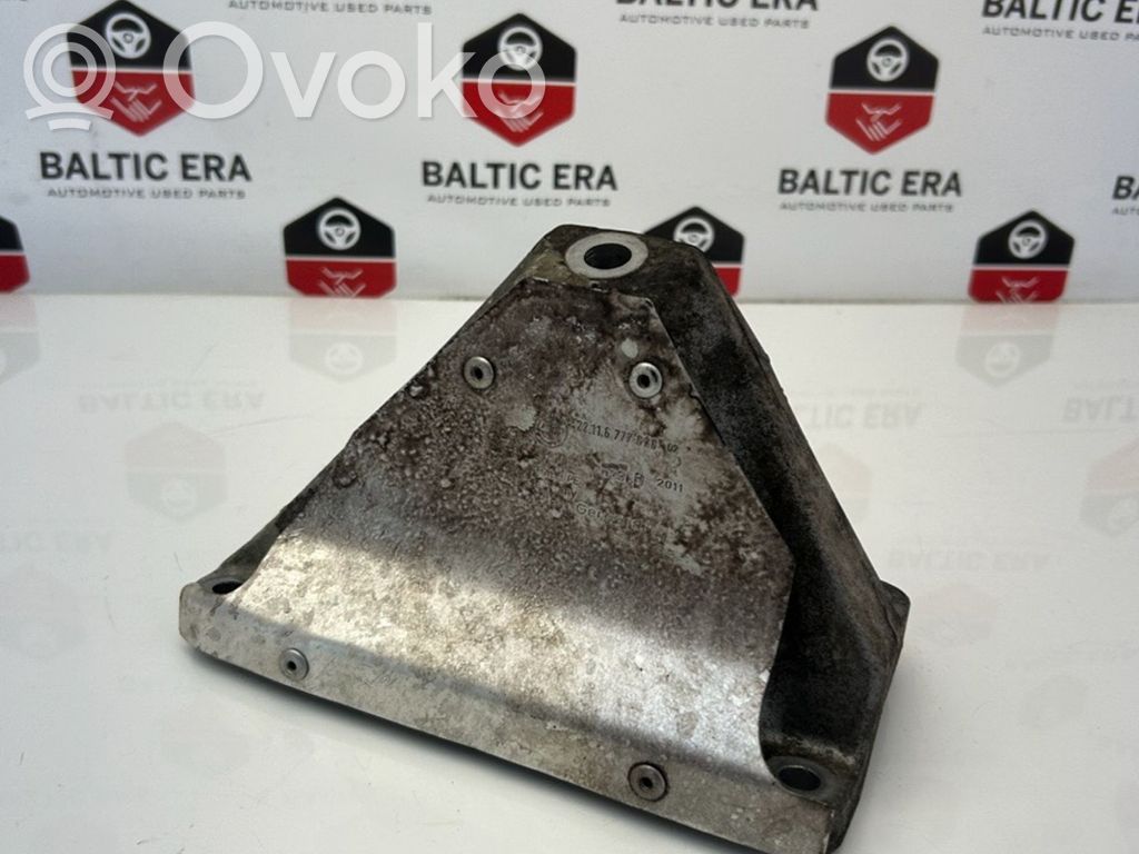 BMW 5 F10 F11 Engine mounting bracket 