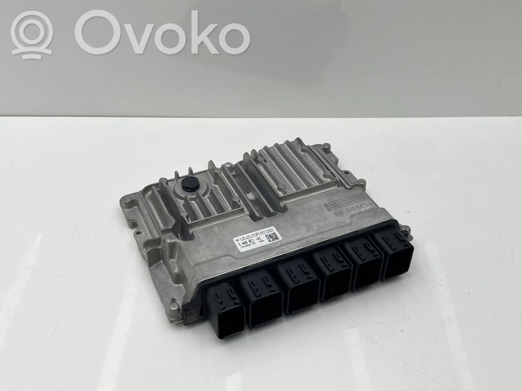 BMW 1 F40 Engine control unit/module 