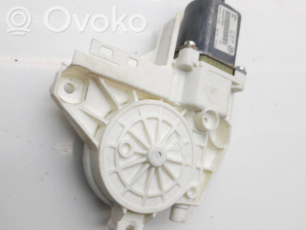 Volkswagen Tiguan Silnik regulatora szyby drzwi przednich 