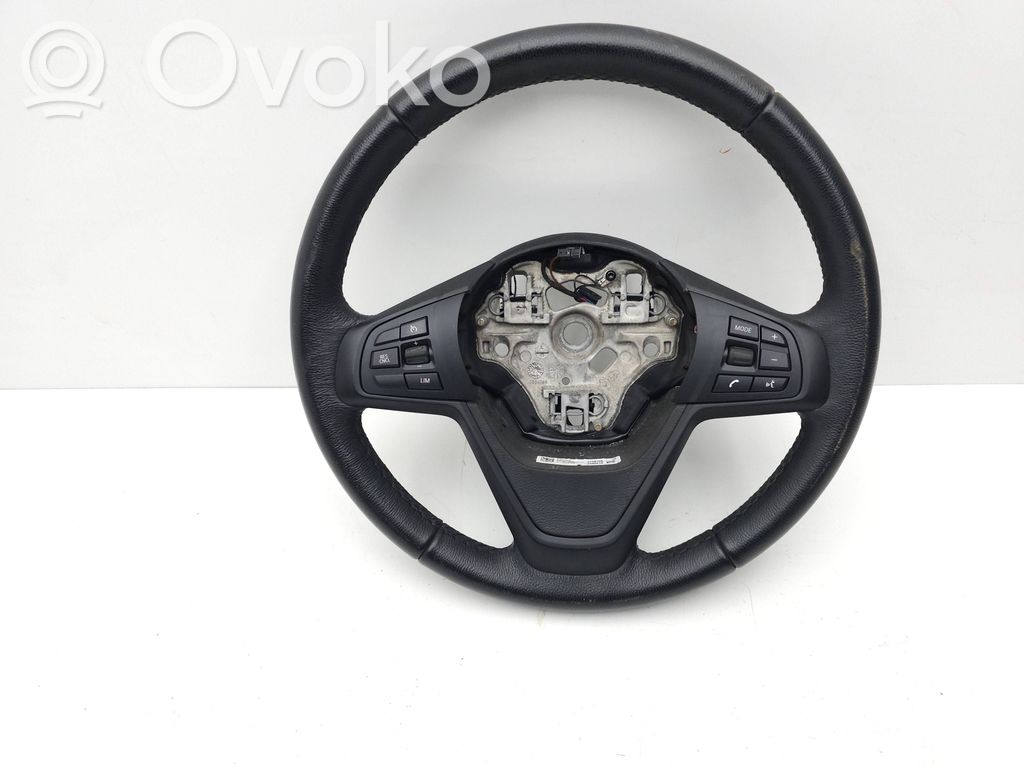 Ohjauspyörä   6877507,2699410,5T68198,21B0861T0210