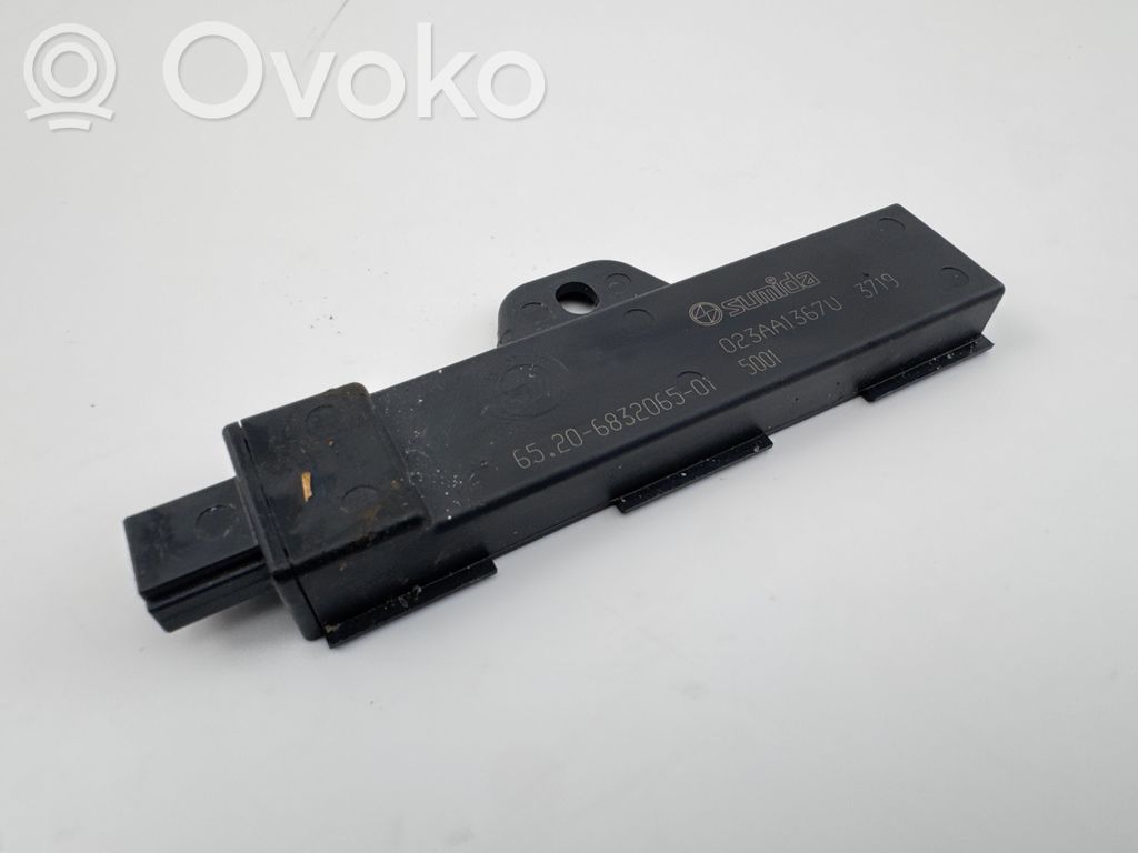BMW 4 G22 G23 G24 G26 Interjero komforto antena 