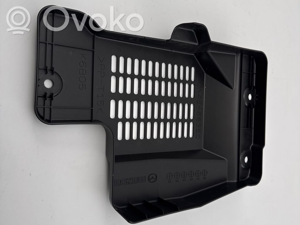 Mazda MX-30 Moldura inferior lateral del asiento trasero 