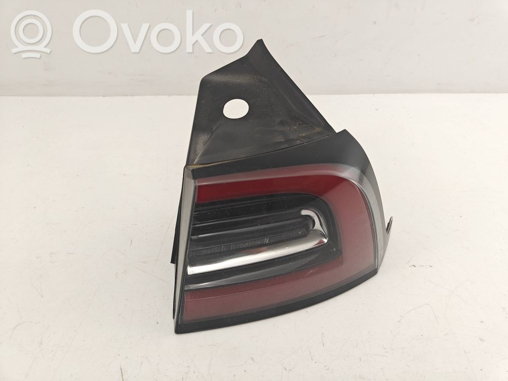 Tesla Model 3 Takavalot 