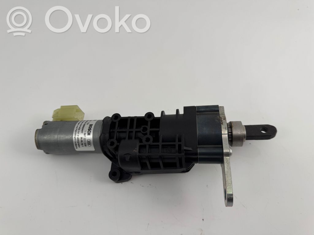 Audi Q7 4M Siłownik elektryczny podnoszenia klapy tylnej / bagażnika 