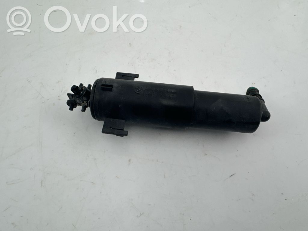 BMW X5 E70 Headlight washer spray nozzle 