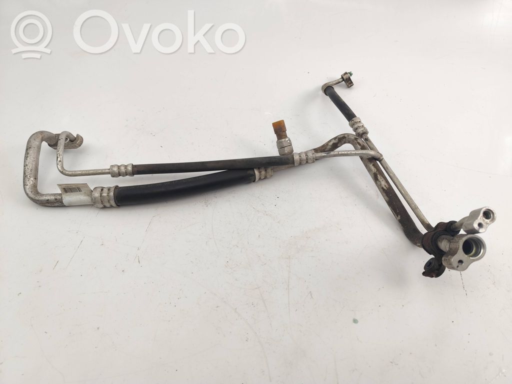 Tesla Model S Ilmastointilaitteen putki (A/C) 