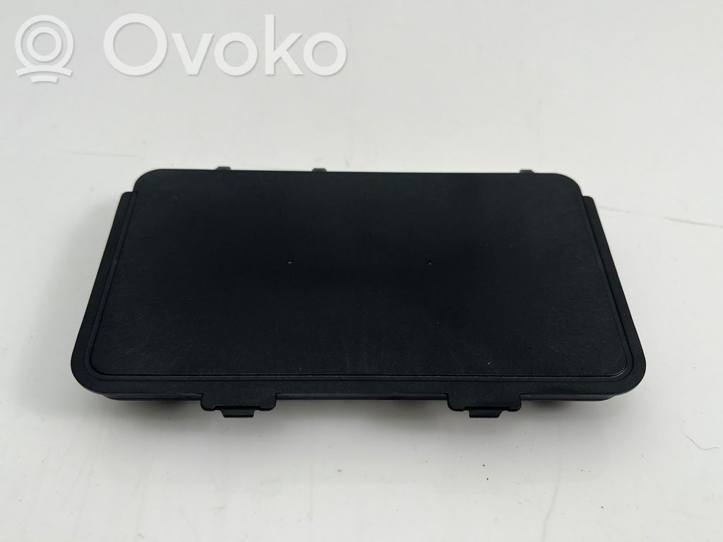 Volkswagen Golf VII Wireless charging module 