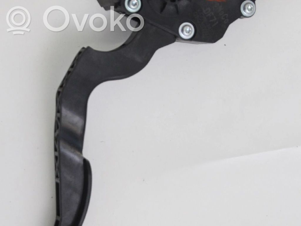 Mazda 2 Akceleratoriaus pedalas 
