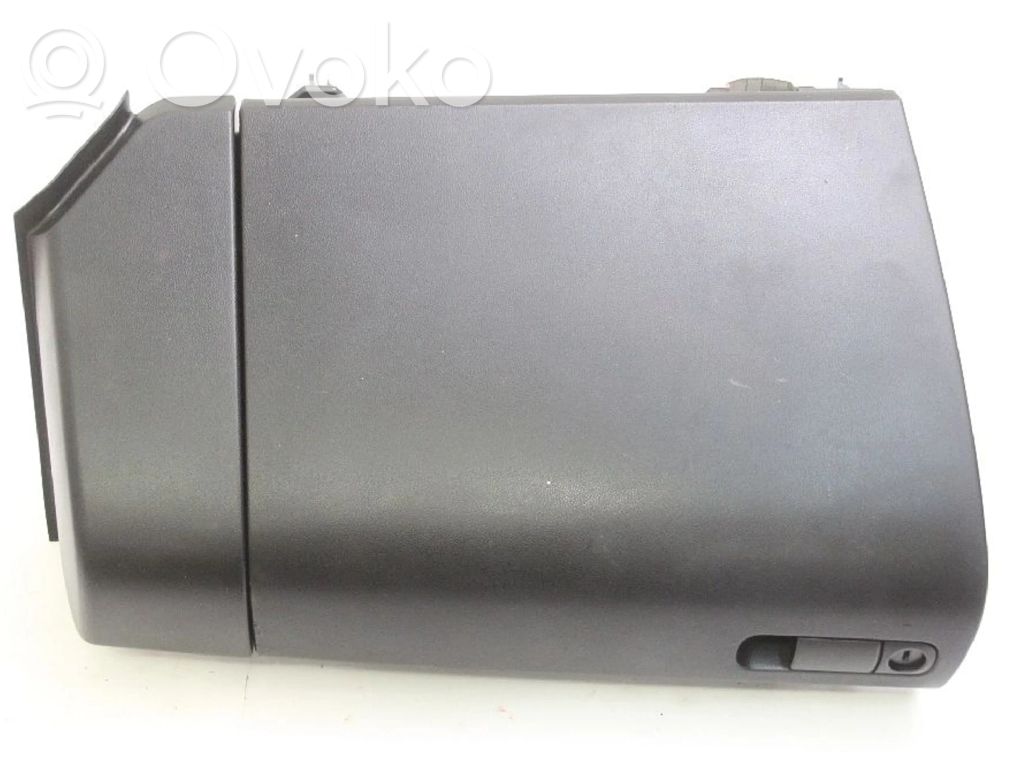 Mazda 3 I Glove box 