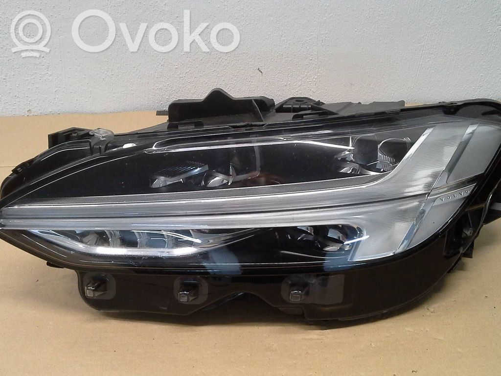 Volvo S90, V90 Scheinwerfer 