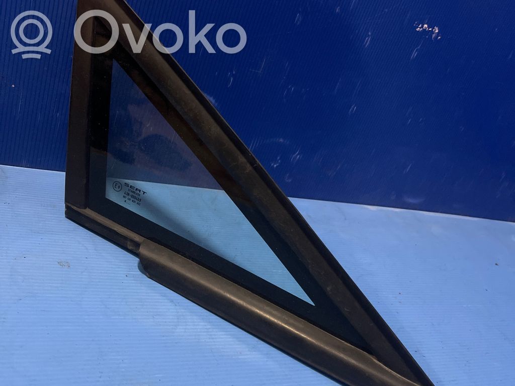 Seat Leon (1P) Front triangle window/glass 