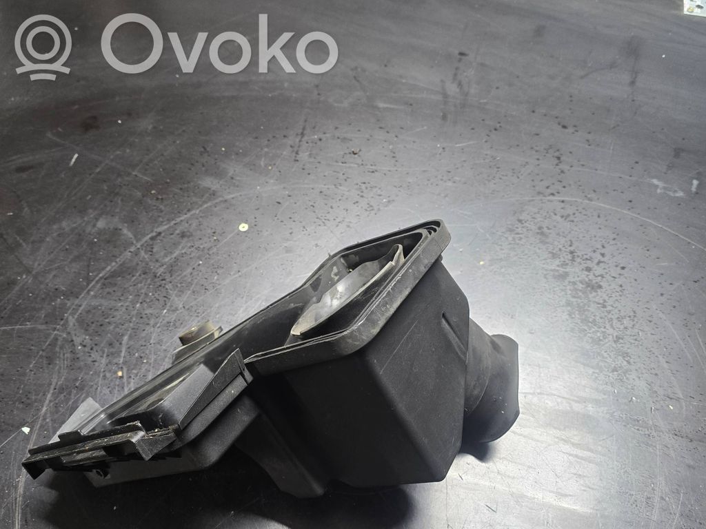 BMW 7 E65 E66 Air filter box 