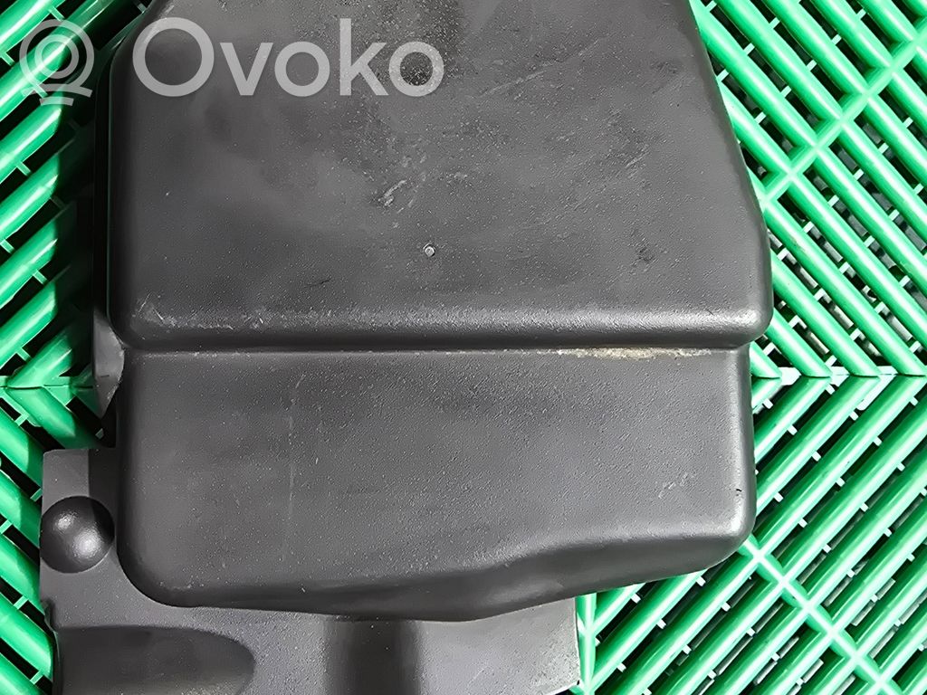 BMW 3 E90 E91 Oro mikrofiltro dangtelis 