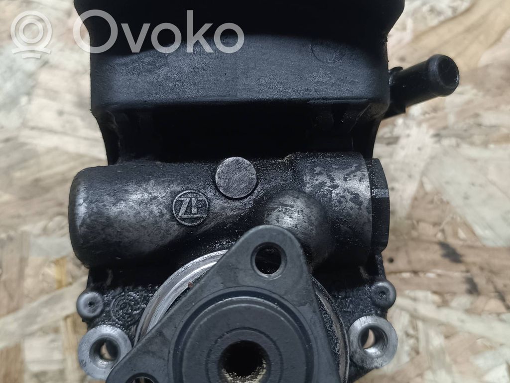 BMW 3 E46 Ohjaustehostimen pumppu 