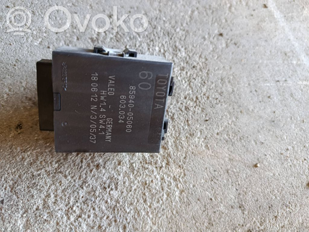 Toyota Avensis T270 Window wiper relay 