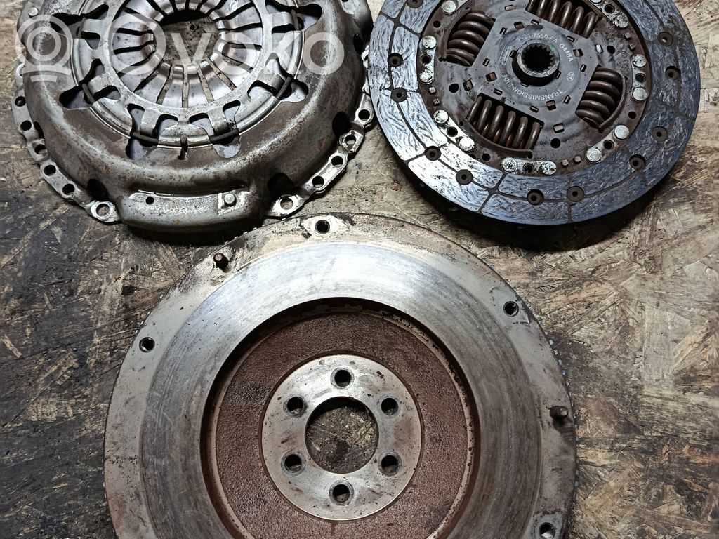 Clutch set kit   8V217550FA