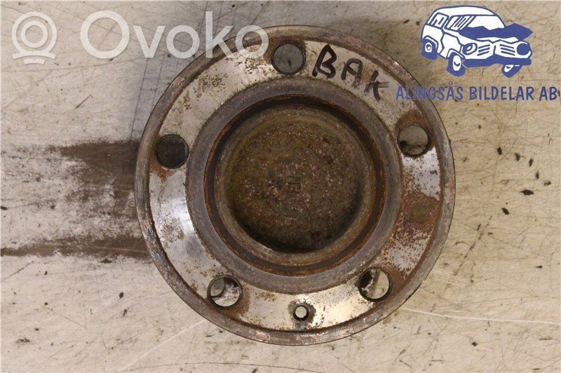 Volvo V70 Rodamiento de cubo de rueda trasera 