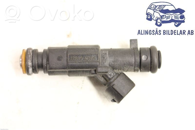 KIA Carens II Fuel injector 