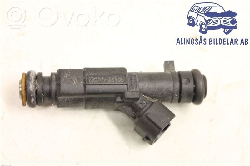 KIA Carens II Fuel injector 