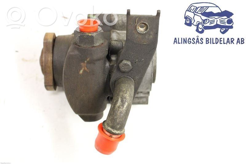 Ohjaustehostimen pumppu   QVB101581