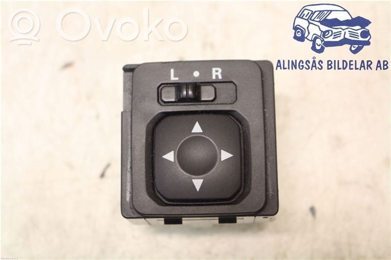 Wing mirror switch   183569