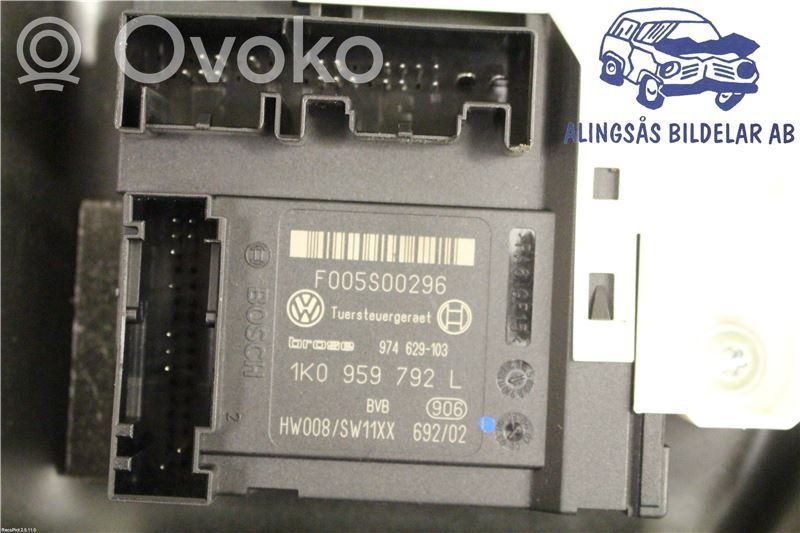 Volkswagen PASSAT B6 Elektryczny podnośnik szyby drzwi przednich 