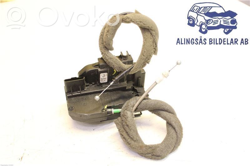 Nissan Qashqai+2 Încuietoare ușă spate 