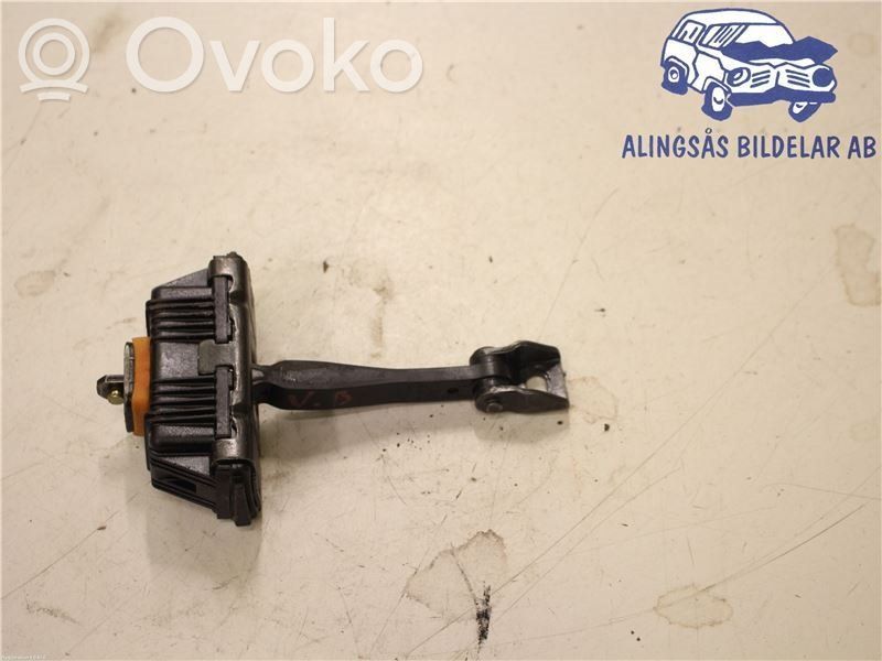 BMW X5 E53 Takaoven pidätin 
