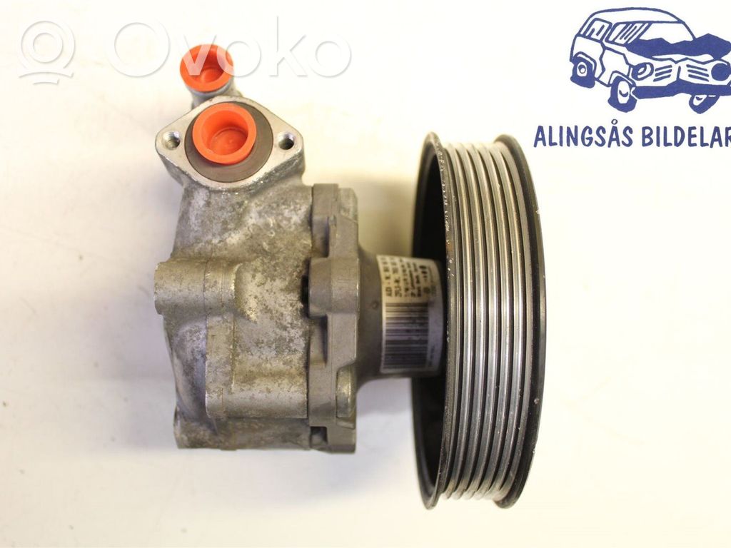 Audi A5 8T 8F Ohjaustehostimen pumppu 