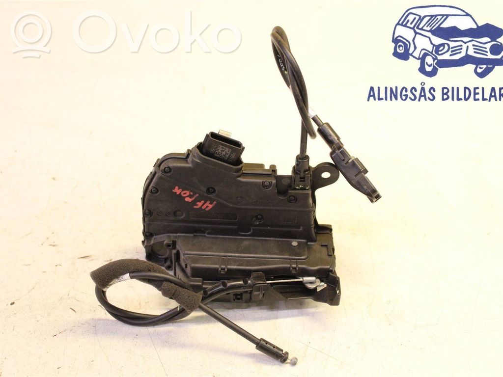 Opel Vivaro Front door lock 