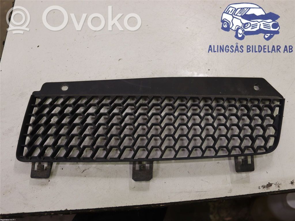 Renault Master II Etupuskurin alempi jäähdytinsäleikkö 