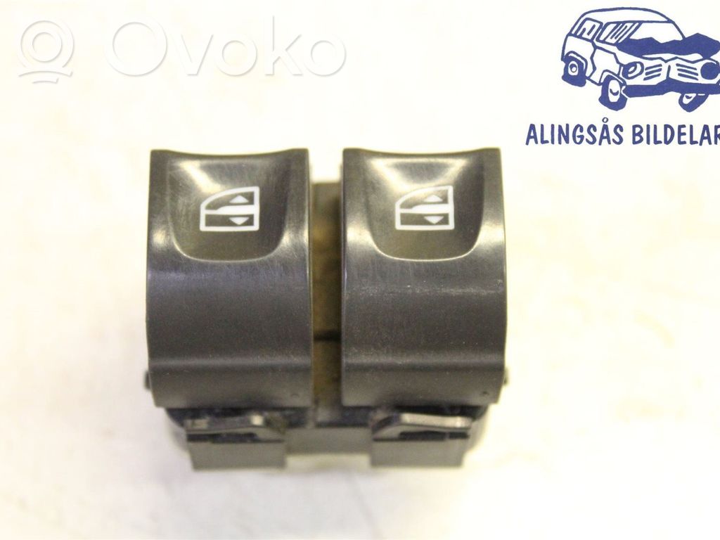 Opel Vivaro Electric window control switch 