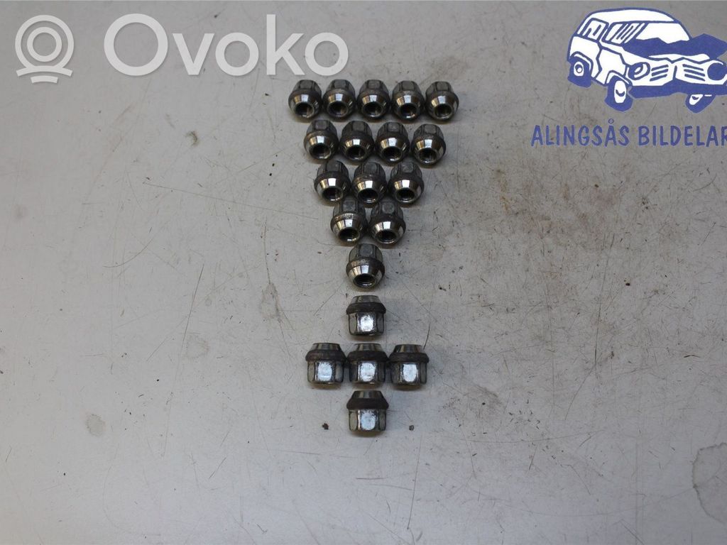Opel Astra K Tuercas/tornillos 